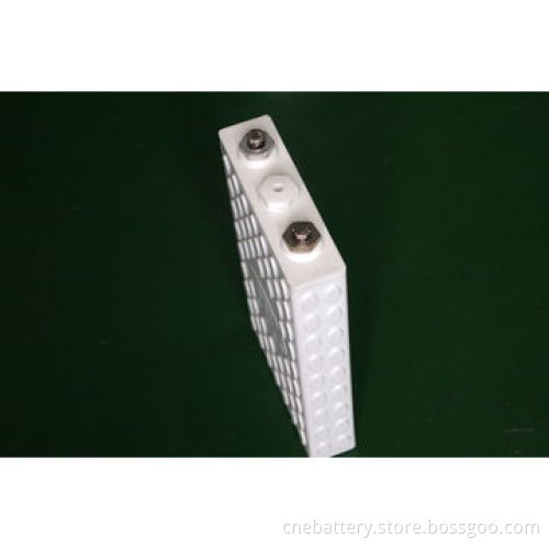 3.2V/100Ah Laminated LiFePO4 Power Battery for Electric-car and Electric-bus, UPS